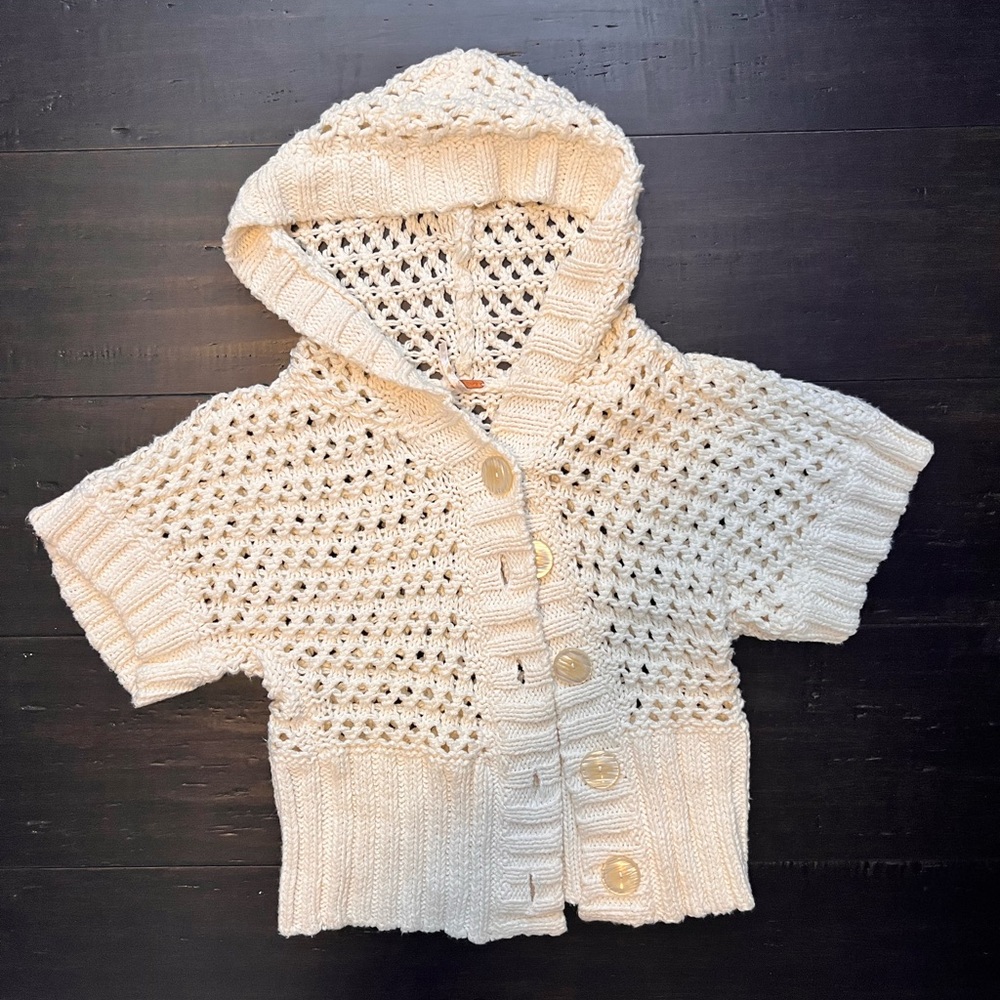 Free People cream crop sweater. Size small